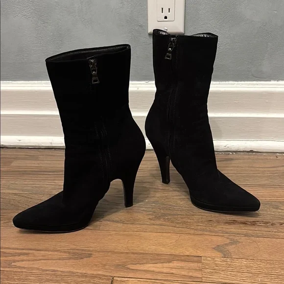 Prada Elegant Suede Black Women's Boots - Picture 4 of 10